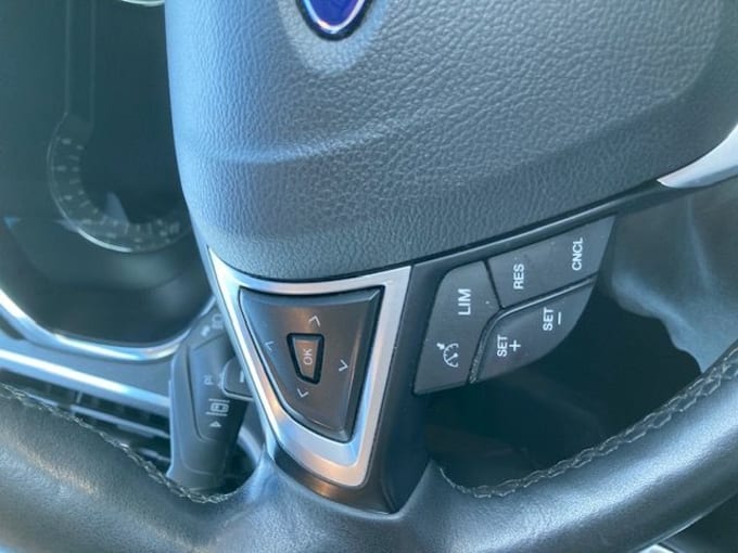 2025 Ford Edge