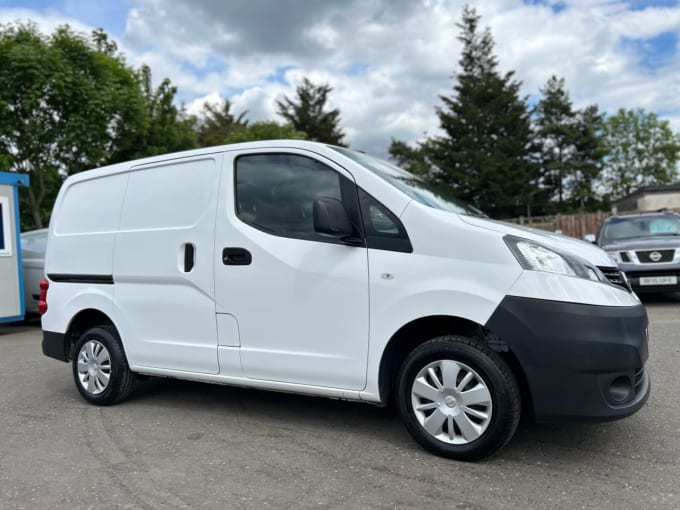 2025 Nissan Nv200