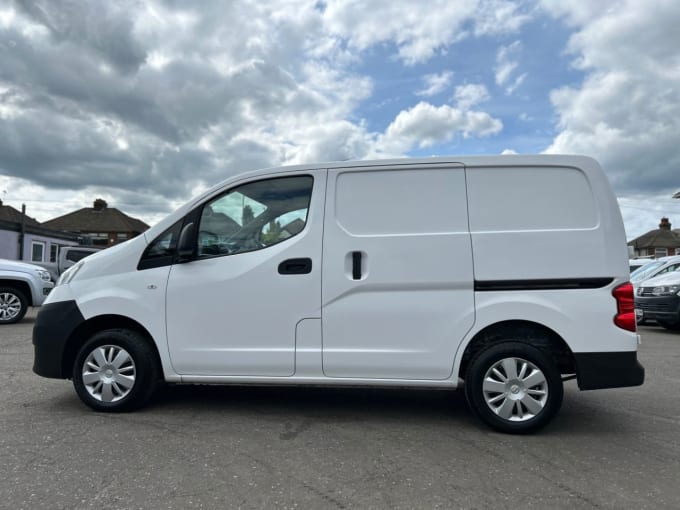 2025 Nissan Nv200