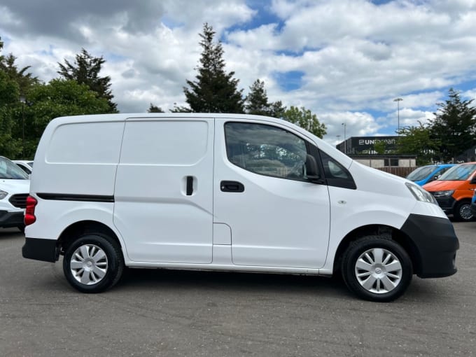2025 Nissan Nv200