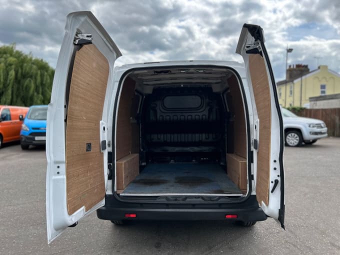 2025 Nissan Nv200
