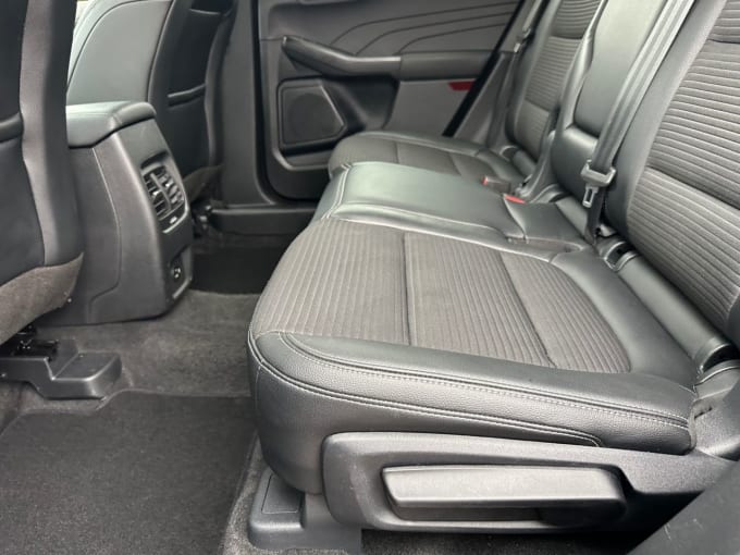 2025 Ford Kuga