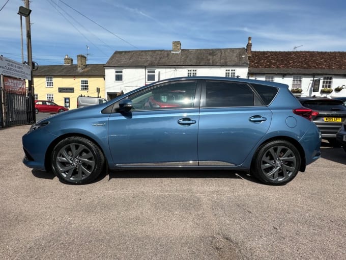 2025 Toyota Auris