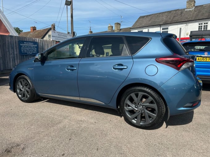 2025 Toyota Auris