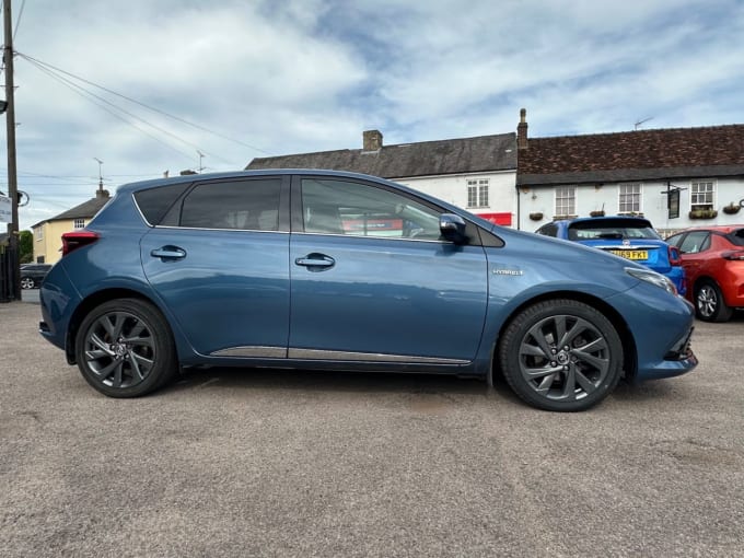 2025 Toyota Auris