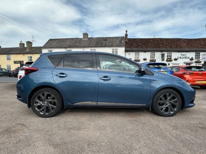 2025 Toyota Auris