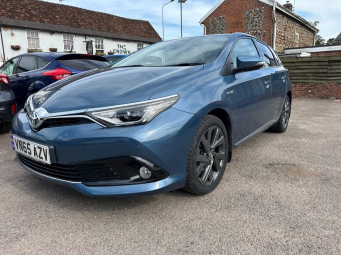 2025 Toyota Auris
