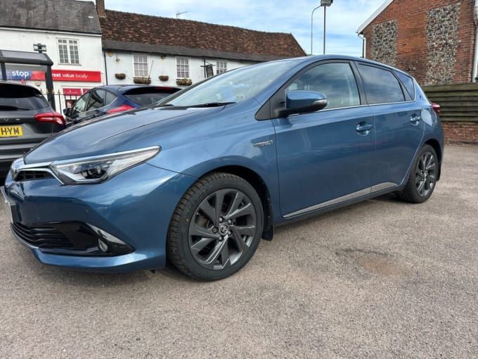 2025 Toyota Auris