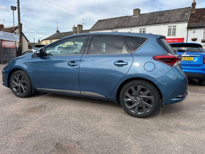 2025 Toyota Auris