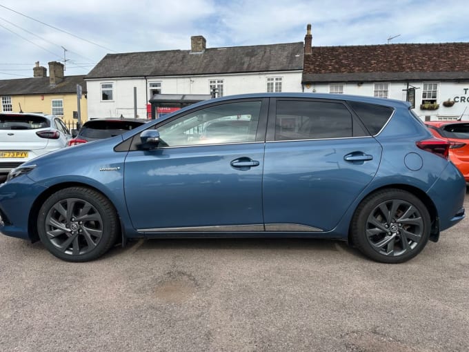 2025 Toyota Auris
