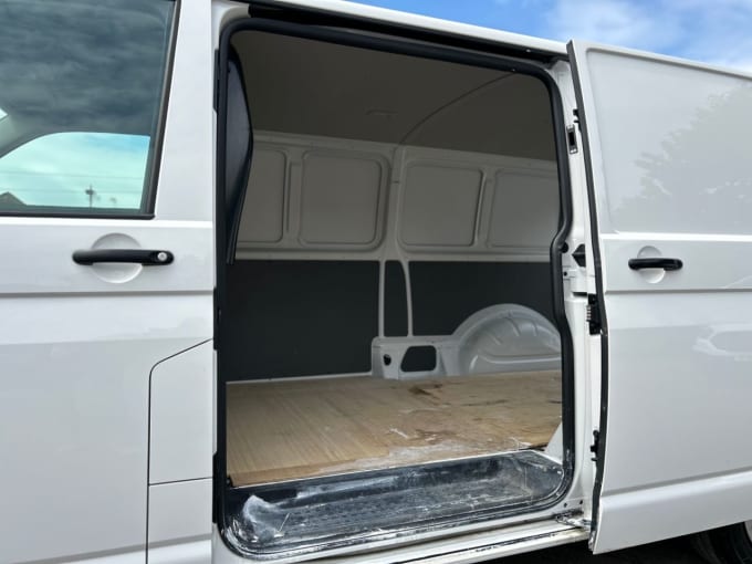 2025 Volkswagen Transporter
