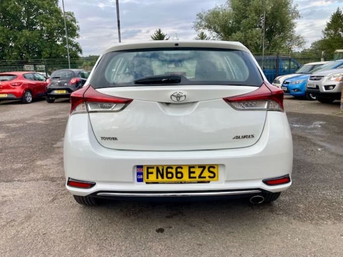 2025 Toyota Auris