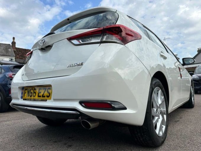2025 Toyota Auris