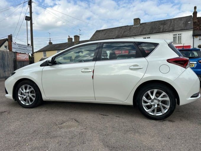 2025 Toyota Auris