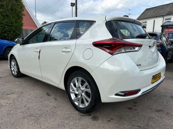 2025 Toyota Auris