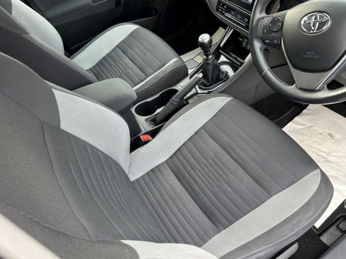 2025 Toyota Auris