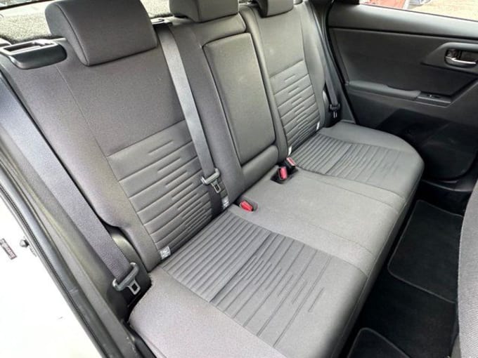 2025 Toyota Auris