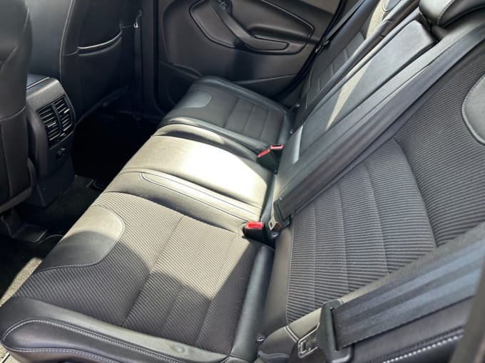 2025 Ford Kuga