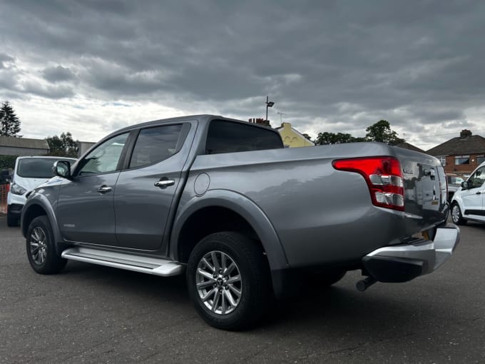 2025 Mitsubishi L200