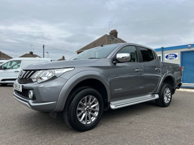 2025 Mitsubishi L200