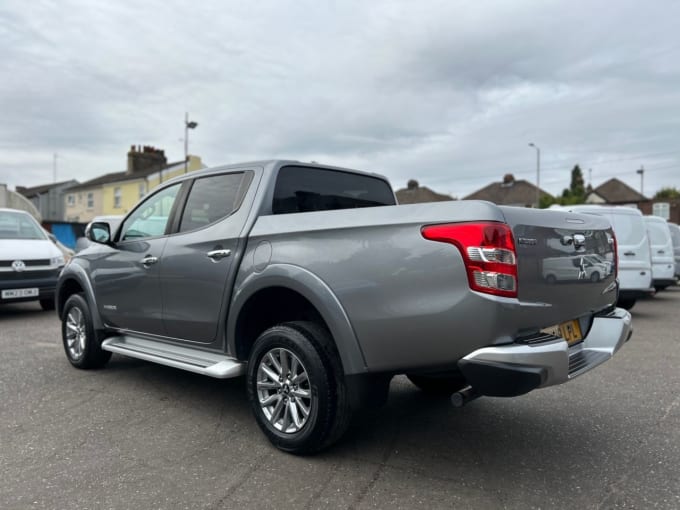 2025 Mitsubishi L200