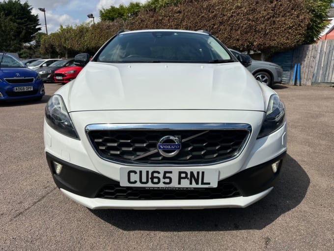 2025 Volvo V40 Cross Country