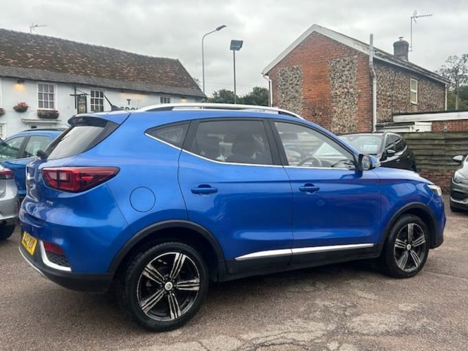 2025 Mg Mg Zs