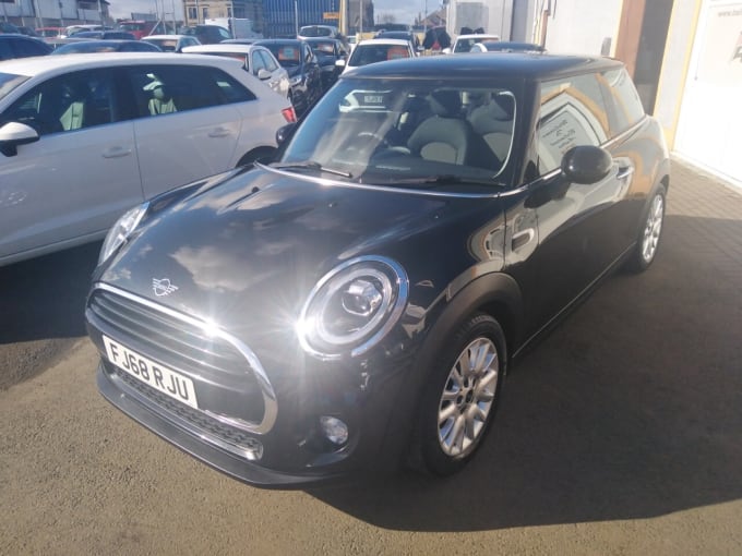 2025 Mini Hatch