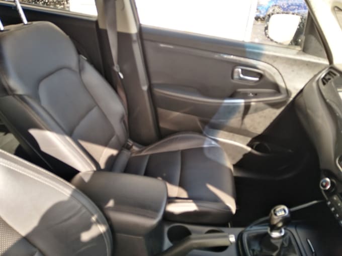 2025 Kia Carens