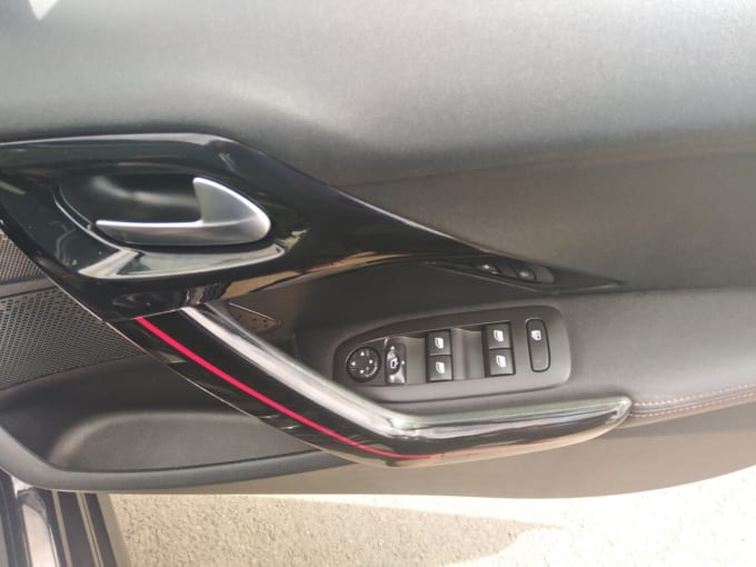 2025 Peugeot 208