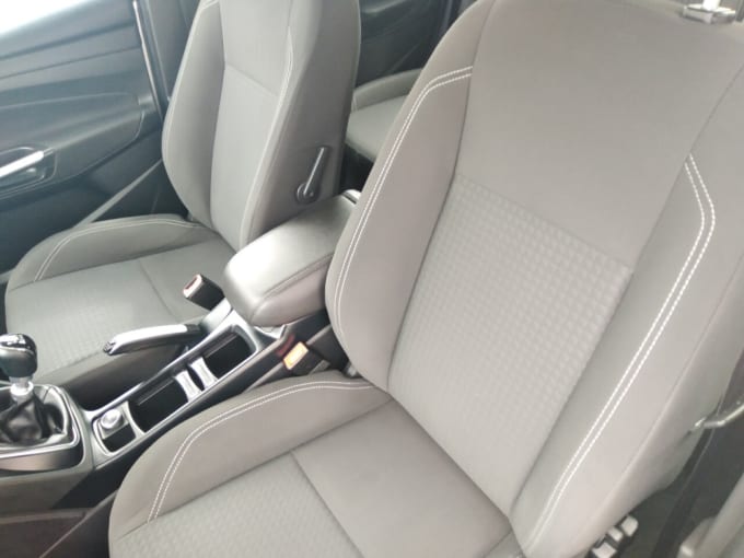 2025 Ford C-max