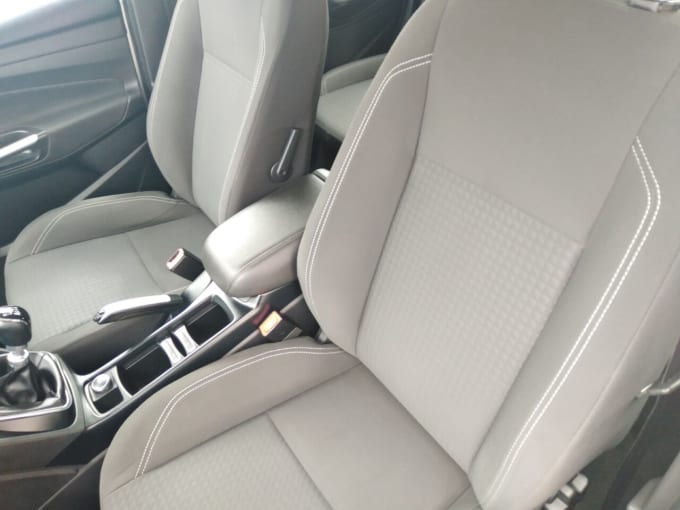 2025 Ford C-max
