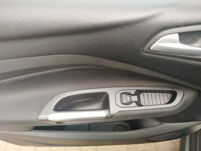 2025 Ford C-max