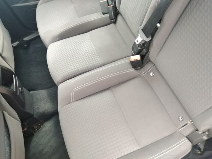 2025 Ford C-max