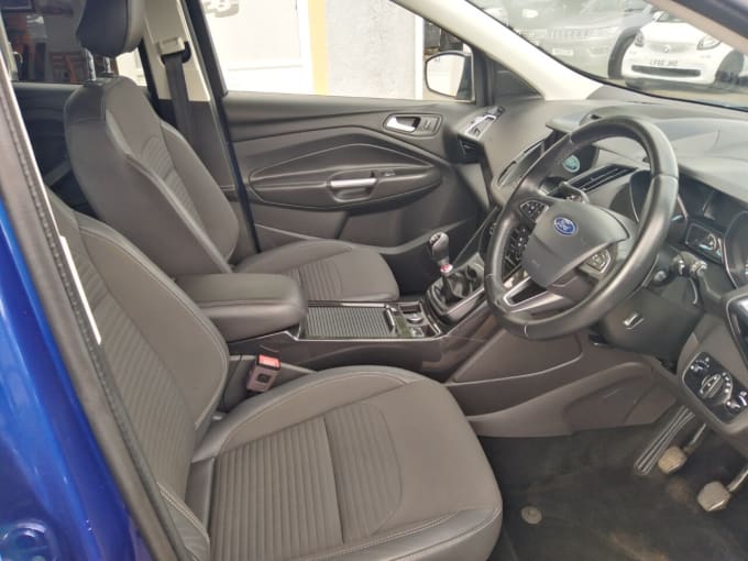 2025 Ford Kuga
