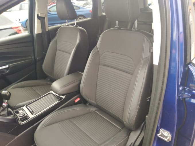 2025 Ford Kuga