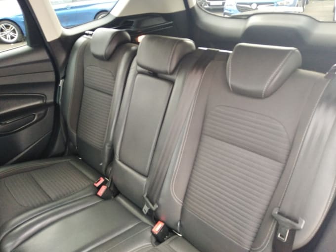 2025 Ford Kuga