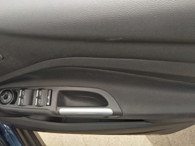 2025 Ford Grand C-max