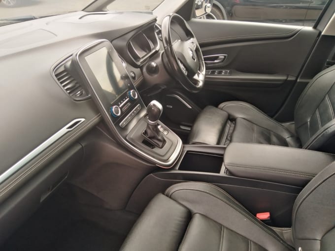 2025 Renault Grand Scenic