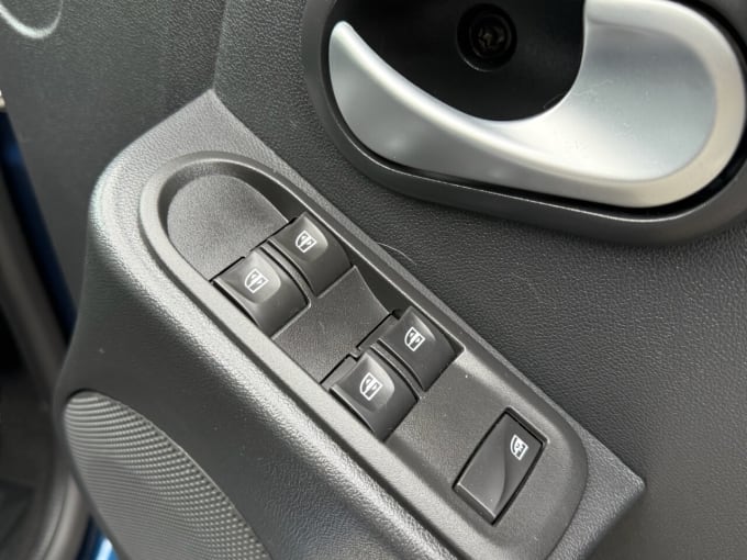 2025 Dacia Duster