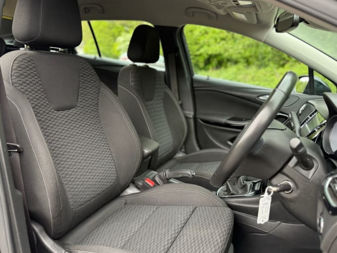2025 Vauxhall Astra