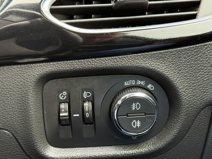 2025 Vauxhall Astra