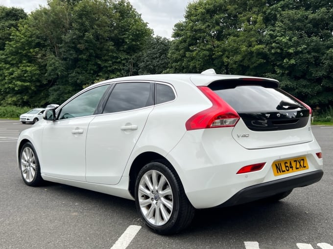 2024 Volvo V40