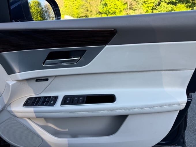 2025 Jaguar Xf