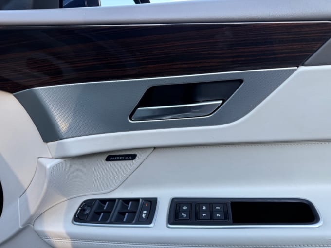 2025 Jaguar Xf