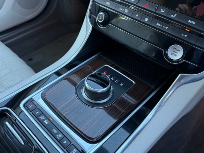 2025 Jaguar Xf