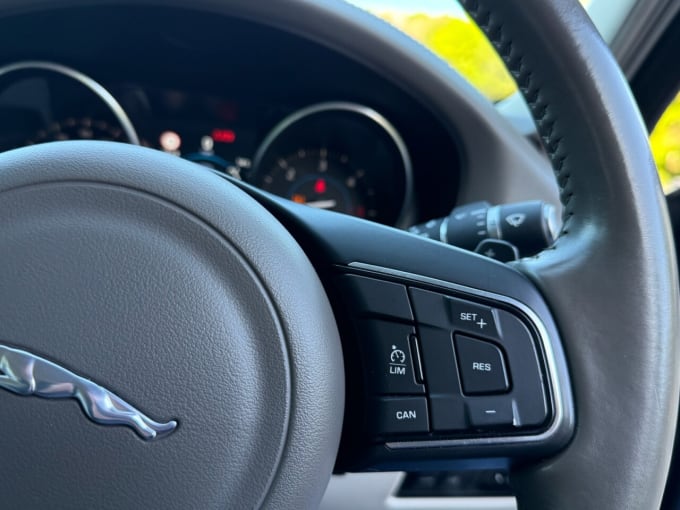 2025 Jaguar Xf