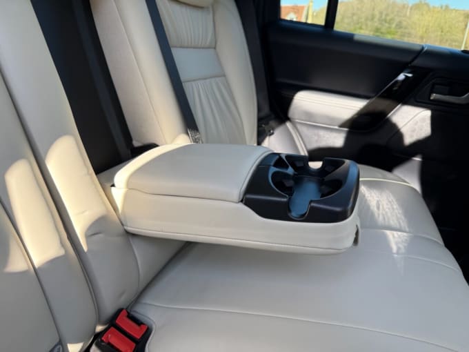 2025 Land Rover Freelander 2