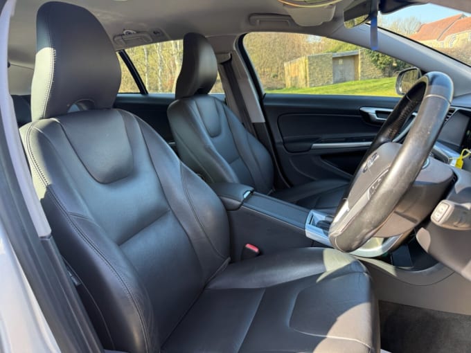2025 Volvo V60