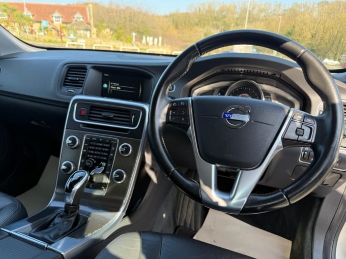2025 Volvo V60